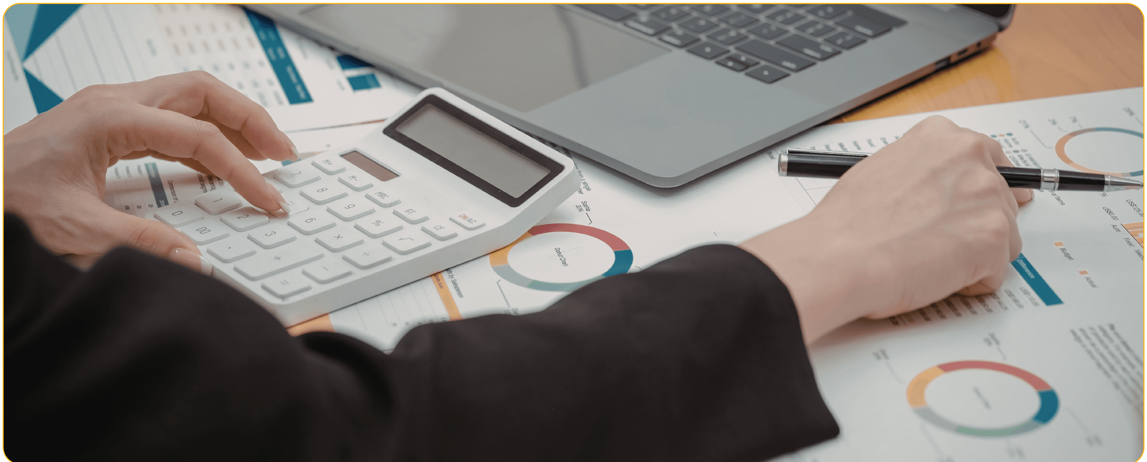 Preparação para a reforma tributária com calculadora e planejamento